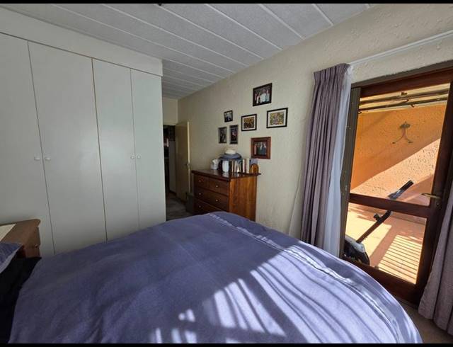 2 BEDROOM APARTMENT FOR SALE IN SUNNINGHILL